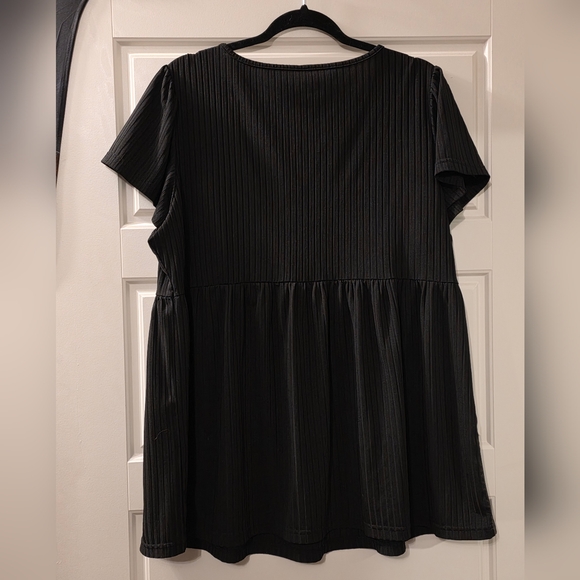 Short Sleeved Blouse With V Neck - Picture 5 of 6